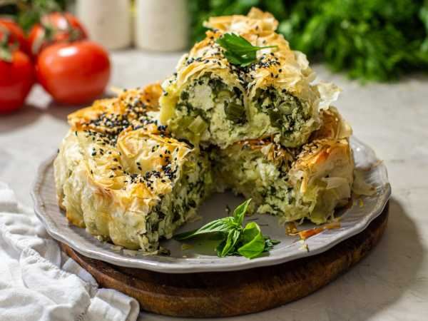 Бурек с творогом и зеленью