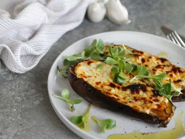 Баклажаны в аэрогриле с сыром и чесноком