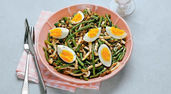 Салат из чечевицы с кальмарами