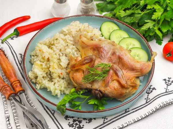 Перепелки с рисом в духовке
