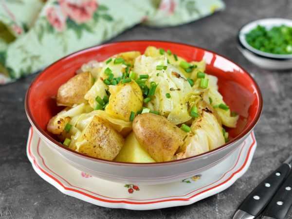Капуста с картошкой в рукаве в духовке